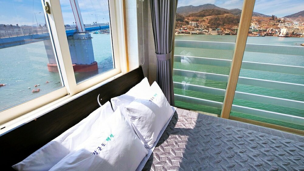 Фото Yeosu Janggun Island Pension