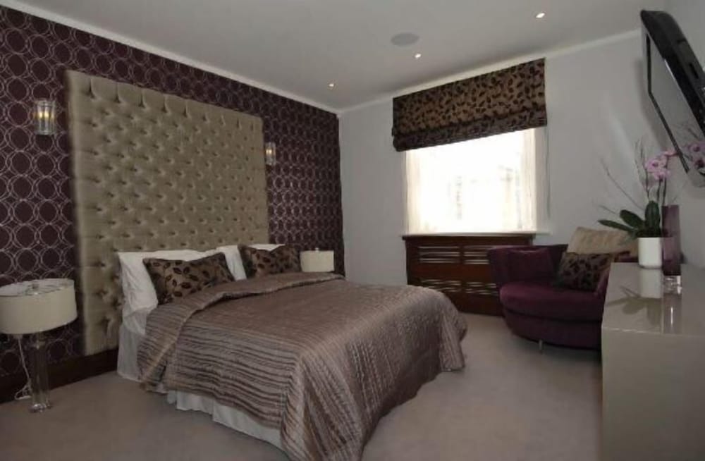 Фото Апартаменты 22 Queensberry Place