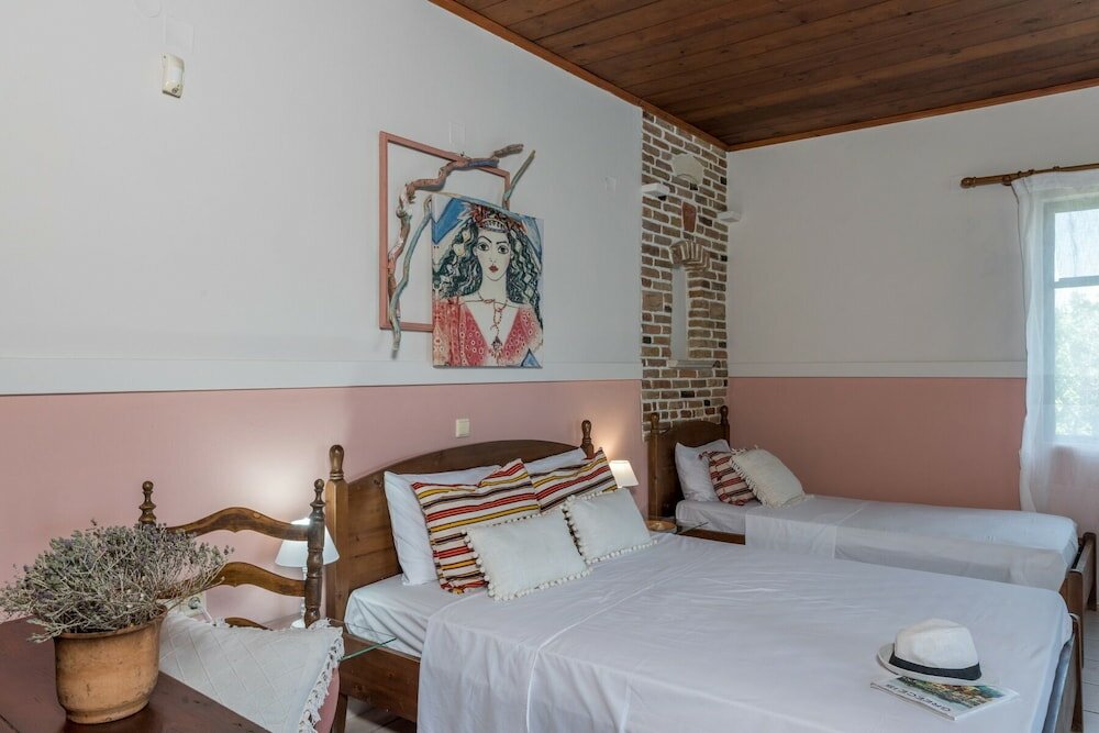 Фото Amnisiades Apartments