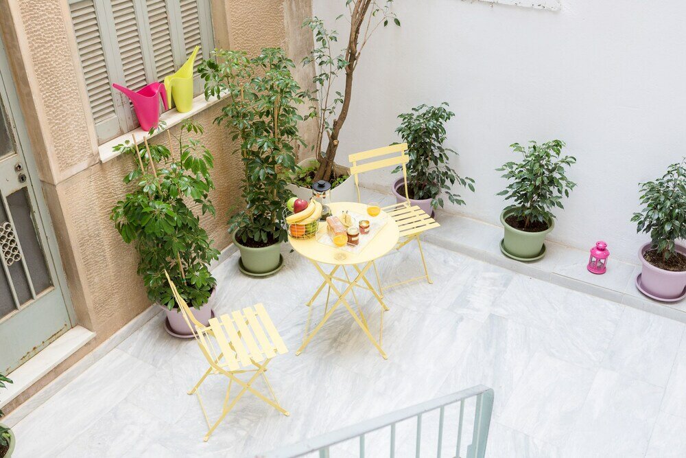 Фото Grandma's Chic & Bright Athenian Home with a Patio