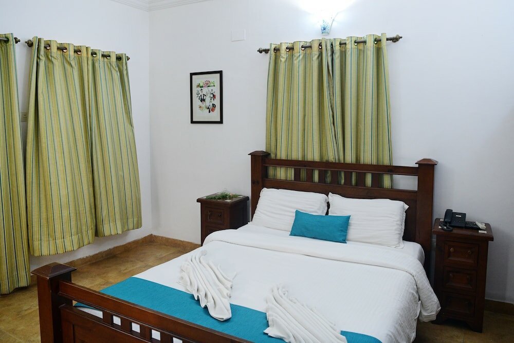 Фото White Square Nirvana, Parra