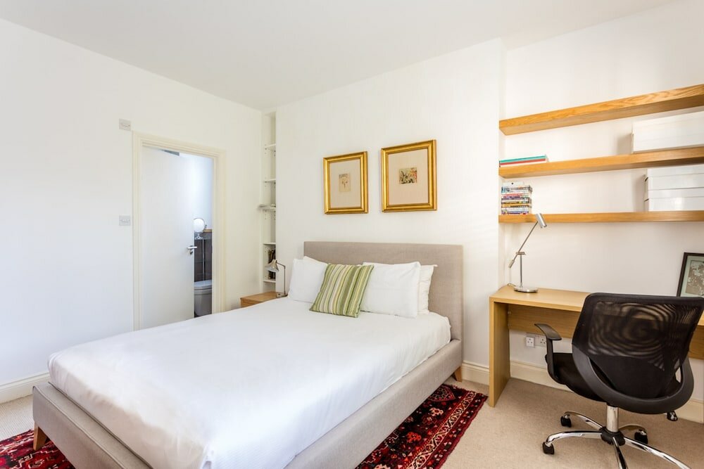 Фото Spacious Apartment Near Portobello Road