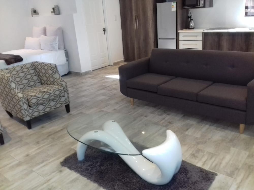 Фото Mayberrypark Guest Lodge