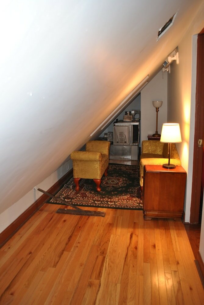 Фото Newark Hansbury Multi Level House