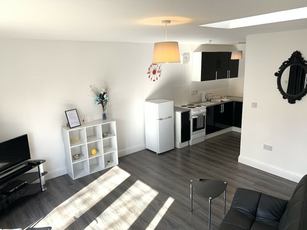 Фото Grand Central Budget Modern Apartments