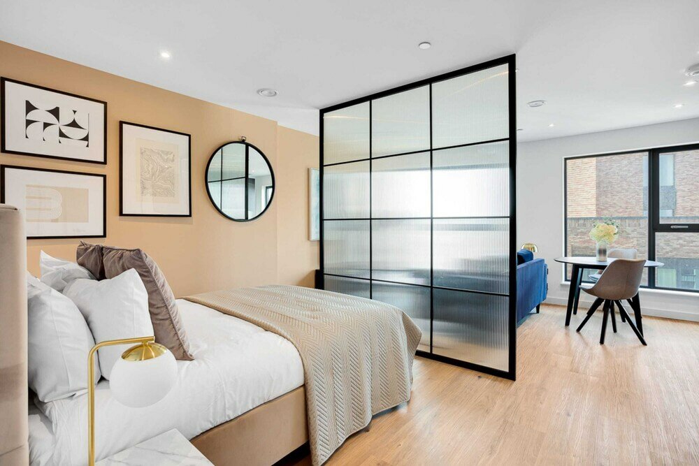 Фото Sleek and Stylish Studio Apartment