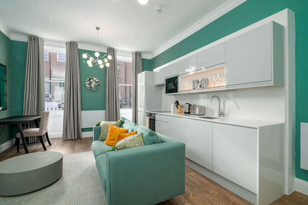 Фото 37 Doughty Street