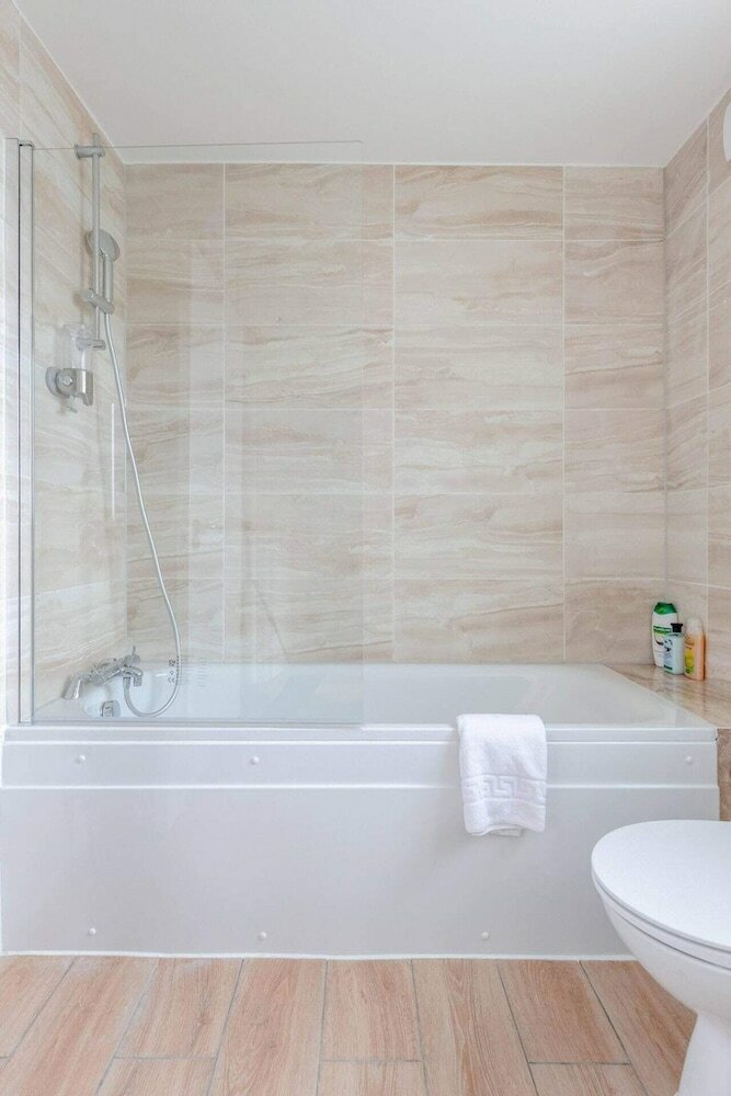 Фото Modern 2bd Flat - 5 min to London City Airport