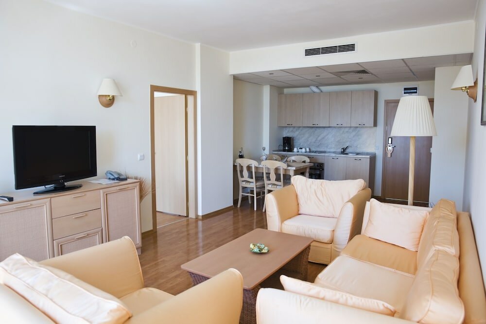 Фото Grand Hotel Oasis