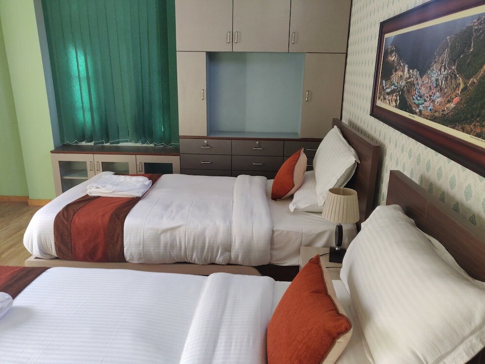 Фото Himalayan Hotel and Service Apartments