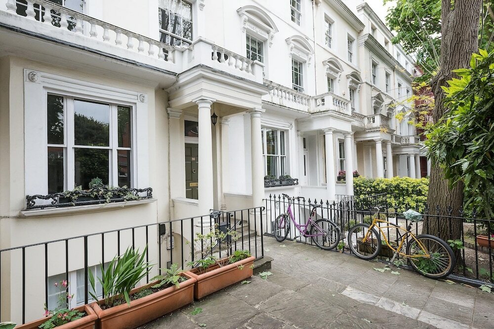 Фото Distinctive Kensington 1-bed flat