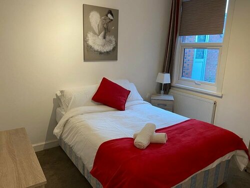 Гостиница Reading 3 bedroom в Рединге