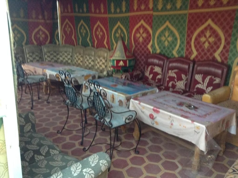 Фото Faouzi Hôtel