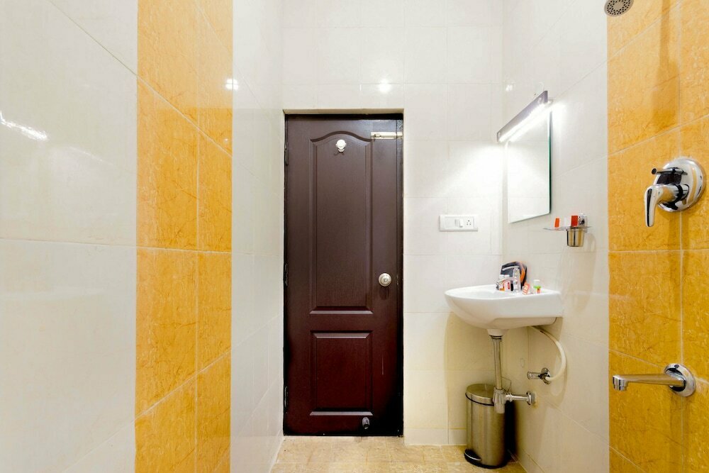 Hotel Zo Rooms Trinity Circle MG Road, Bangalore, photo