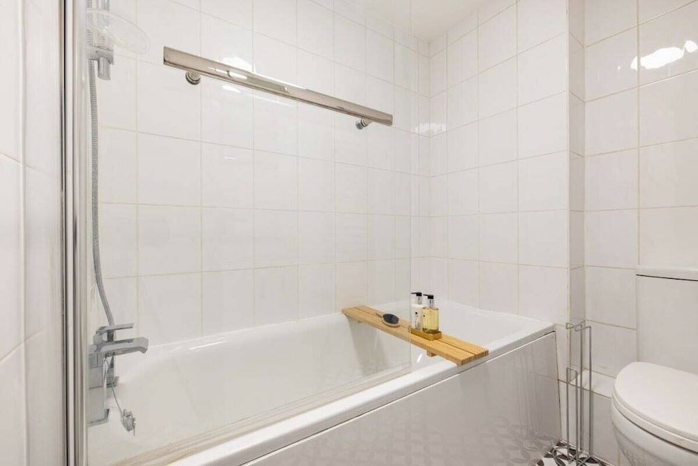 Фото The Escalier Mews - Stunning 3bdr Mews Home Flooded with Natural Light