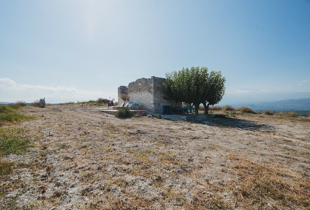 Фото Karavos View - A Unique Artists' Hideaway Paradise