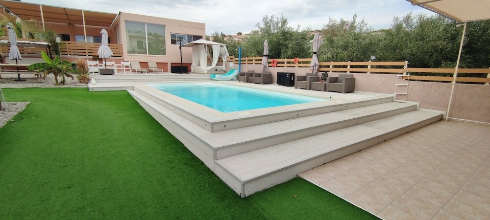 Фото Modular Bungalows With Heated Pool Artemis Greece