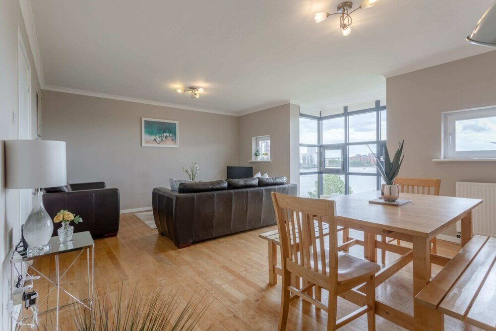 Фото Bright, Modern One-bed With Stunning View of Thames