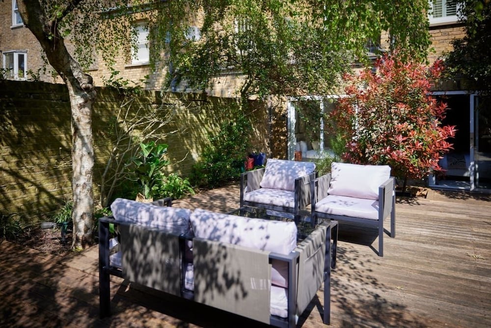 Фото The London Classic - Captivating 2bdr Flat With Garden