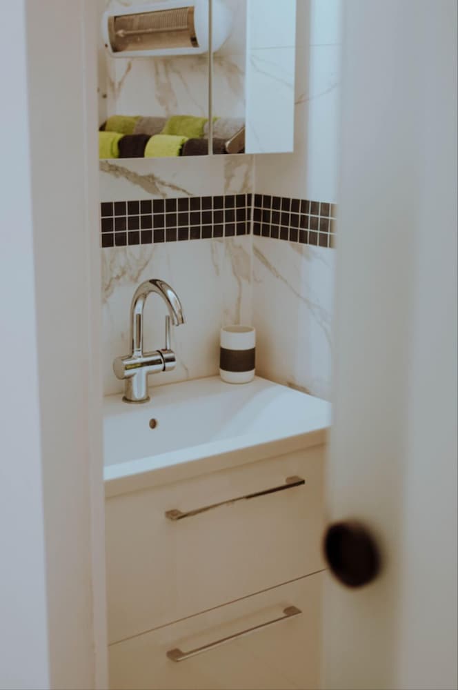 Фото Modern City Apartment Near Central Park