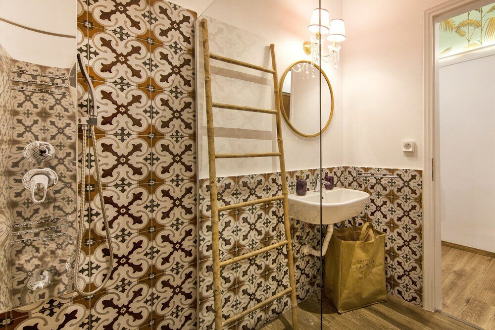 Фото Exquisite apartment in Athens' center by VillaRentalsgr