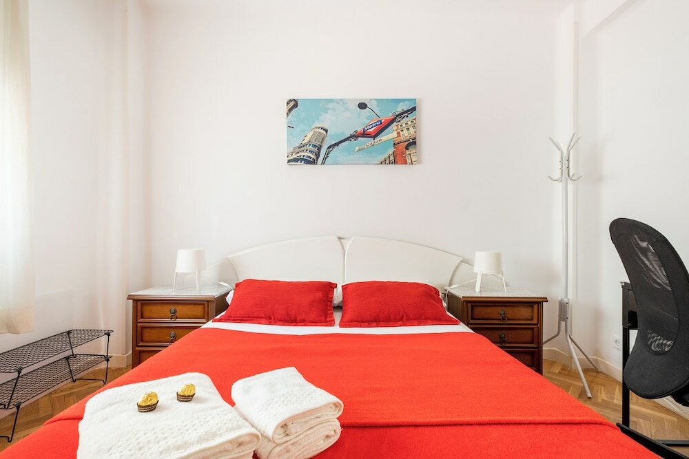 Фото Madrid center room just 3 metro stops