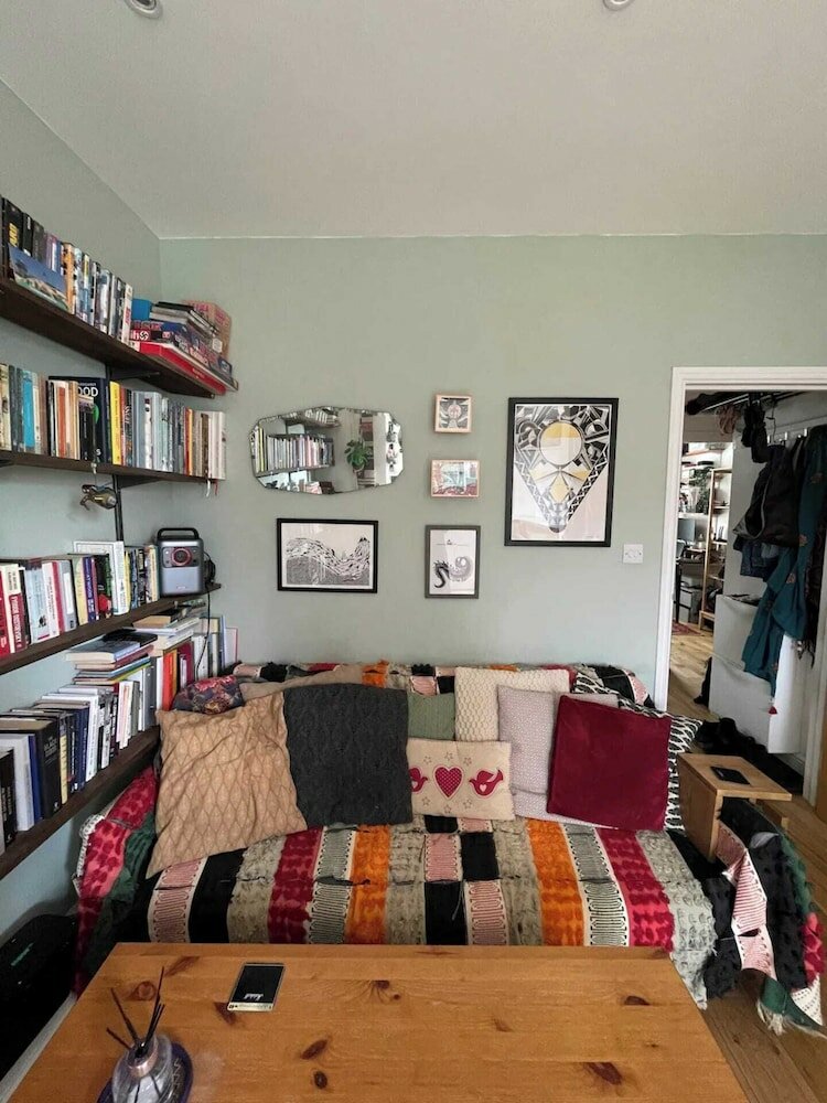 Фото Snug 1bd Flat With Balcony - Stoke Newington