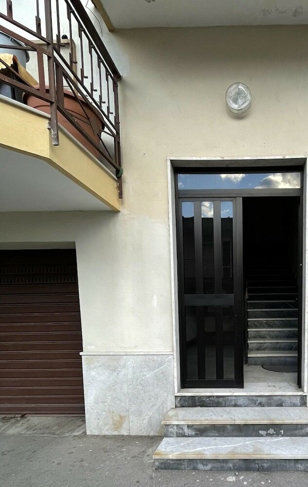 Фото Pompei Window