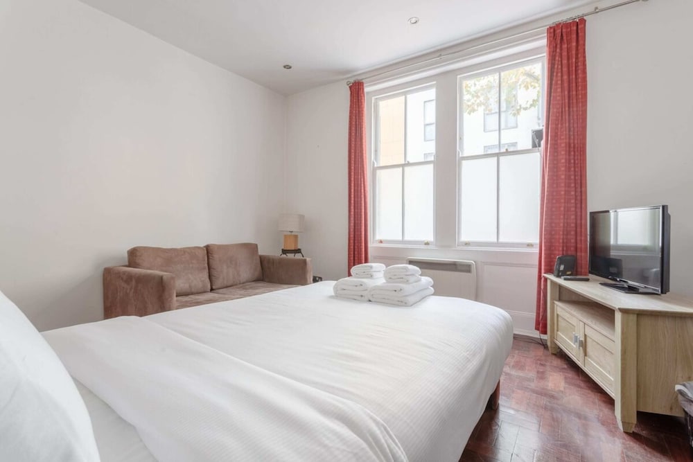 Фото Modern 2 Bedroom Flat in Central London