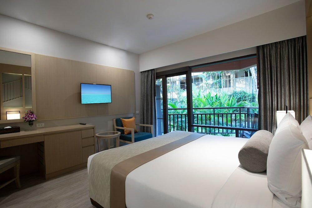 Фото Courtyard by Marriott Phuket Patong Beach Resort