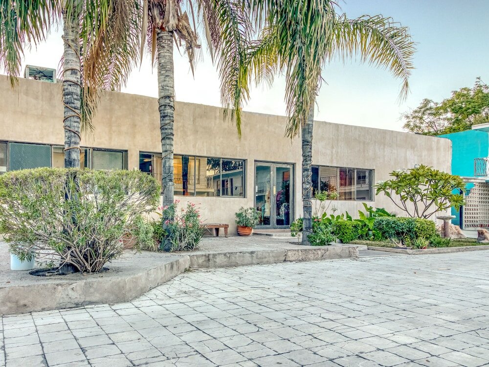 Фото Capital O Hotel La Siesta, Gómez Palacio