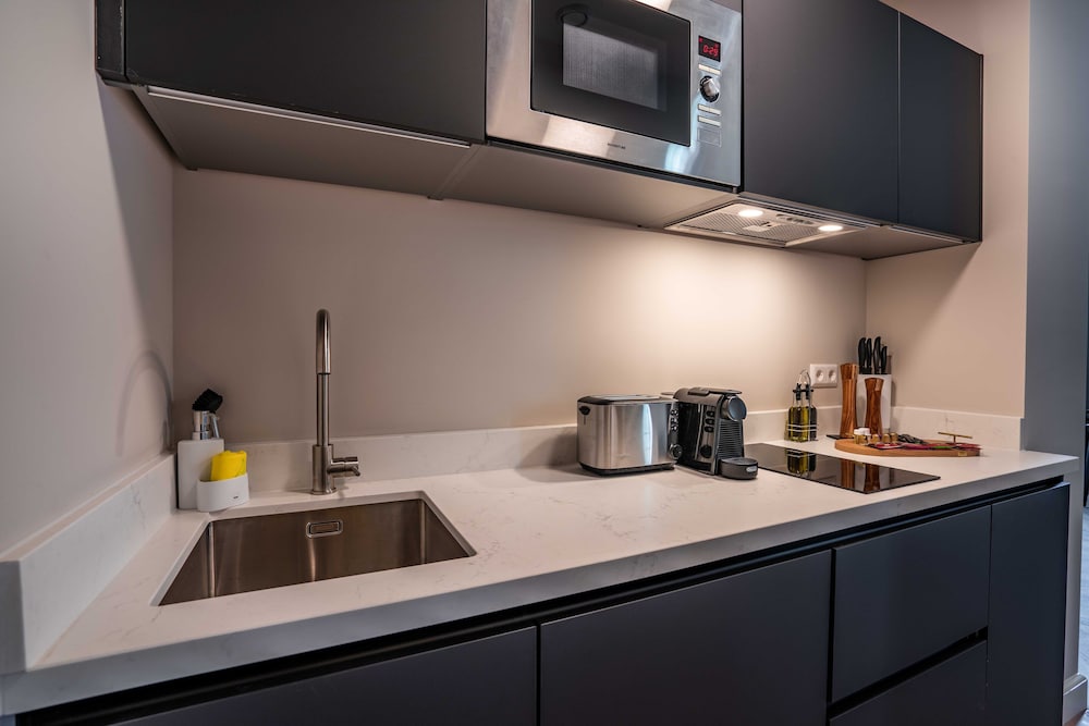 Фото Limehome Den Haag Keizerstraat