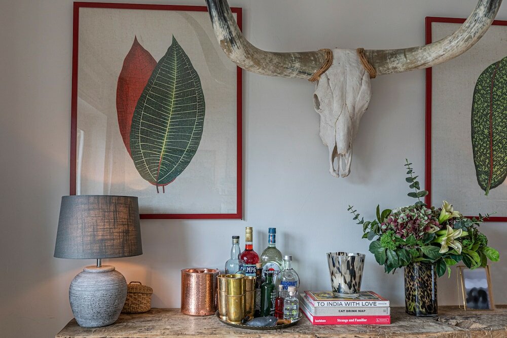 Фото Altido Stylish 2-bed Flat w Terrace Near Battersea Park