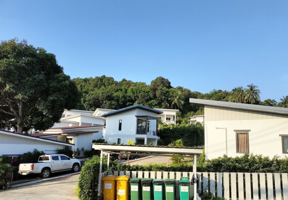 Фото Naiwok Hills