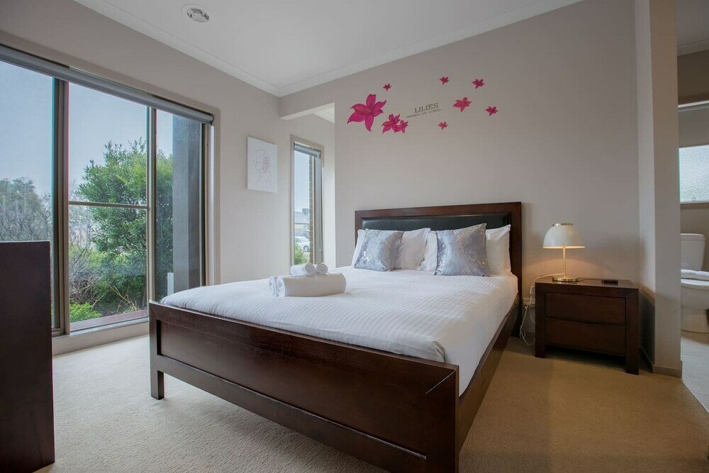 Фото Gorgeous 4br Home in Point Cook