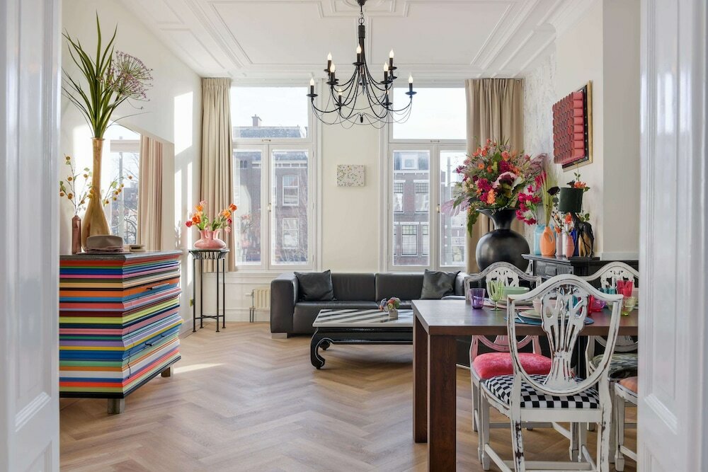 Фото The Monument Hotel