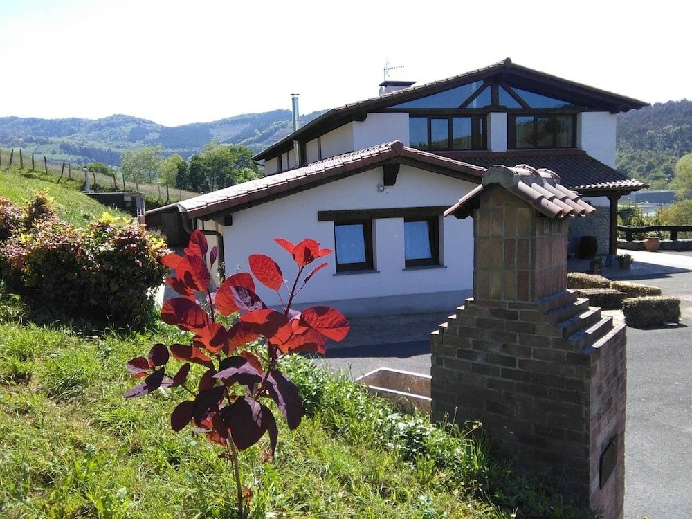 Фото Casa Rural y Apartamentos Haizeaberri