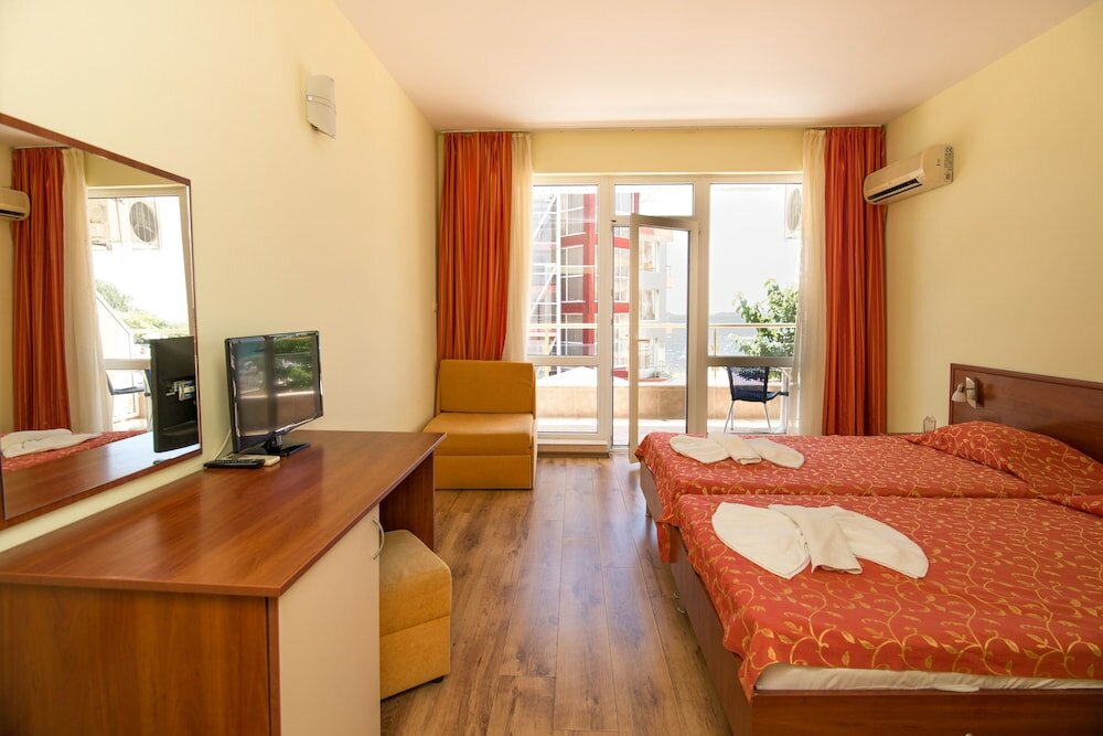 Фото Hotel Iris Beach