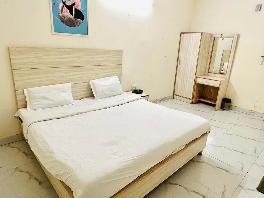 Фото Hotel Green Arrow Rohini