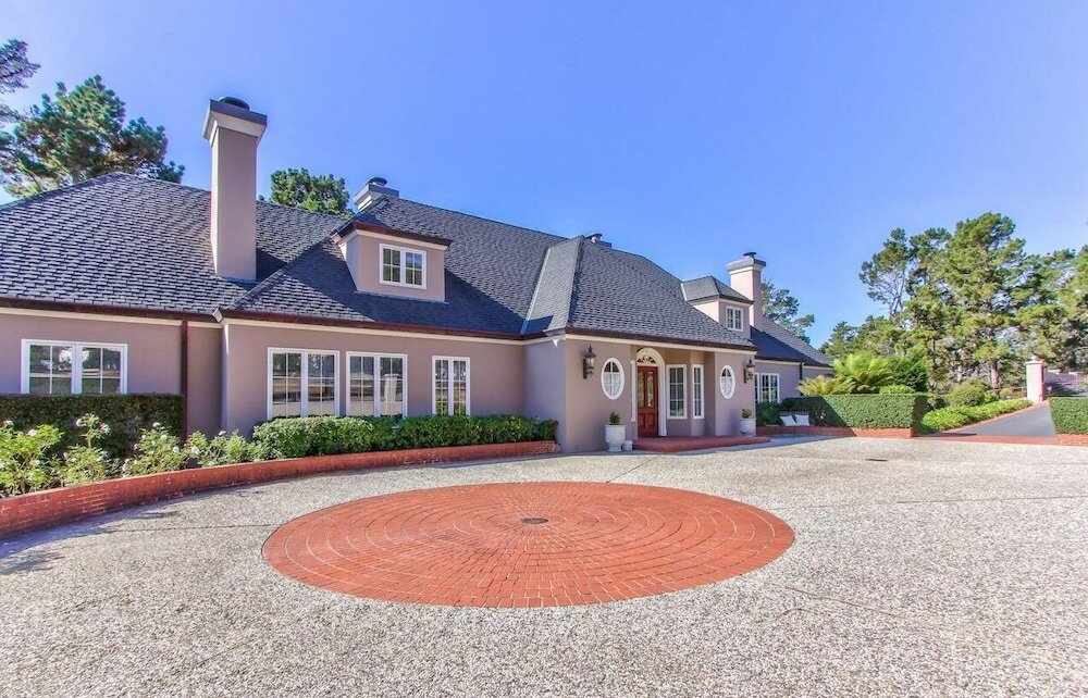 Фото Lx33: Luxury Vacation Villa On Pebble Beach With Pool