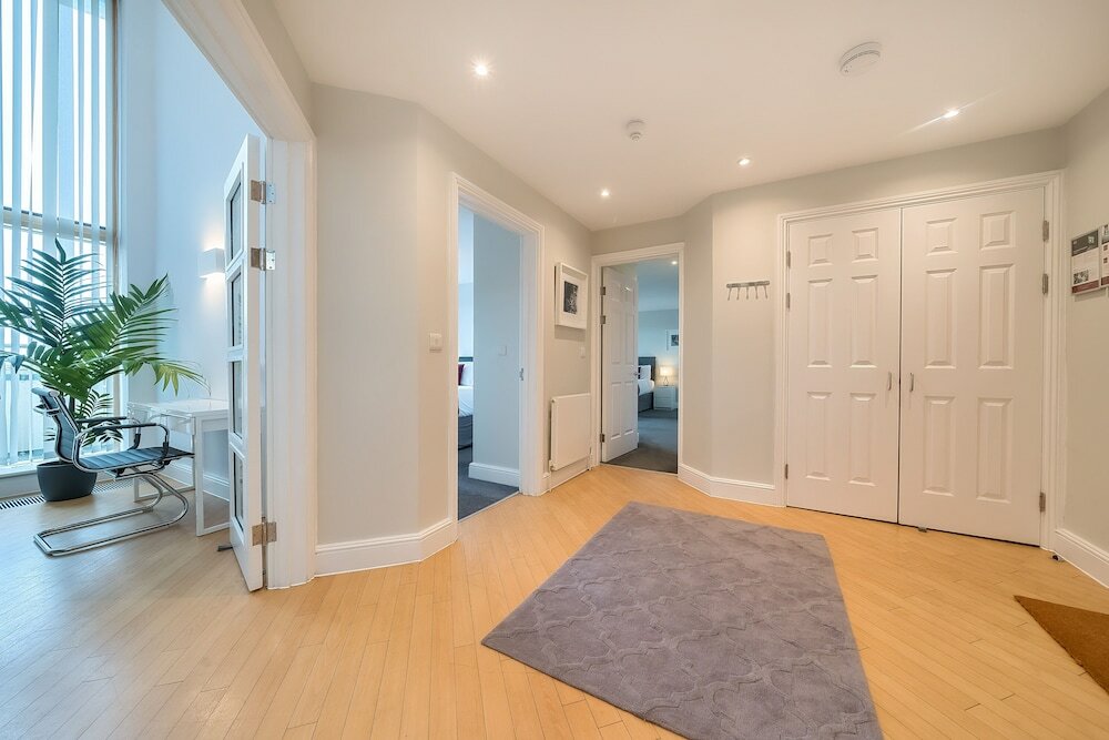 Фото Roomspace -The Courtyard Penthouse