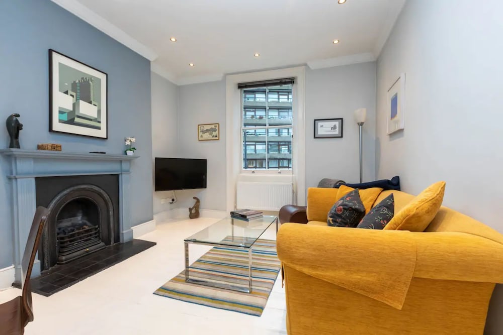 Фото 2 Bedroom 2 Bathroom Victorian Maisonette in Barbican