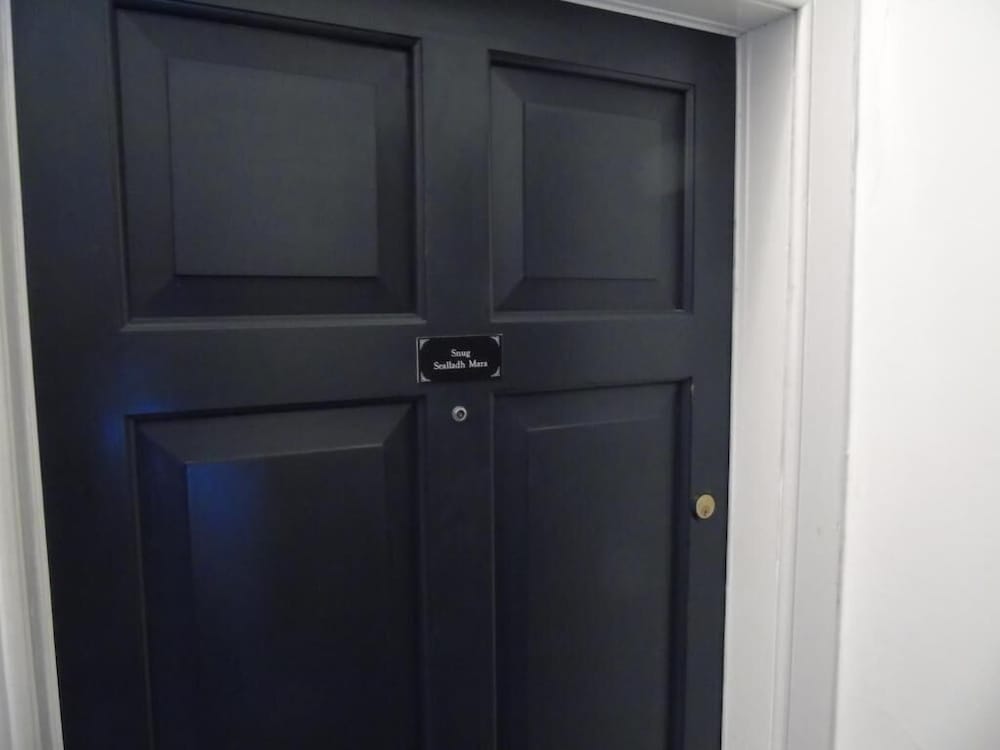 Фото Snug - Sealladh Mara Apartment