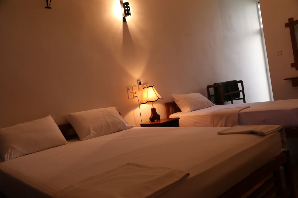 Фото Serene Park Hotel