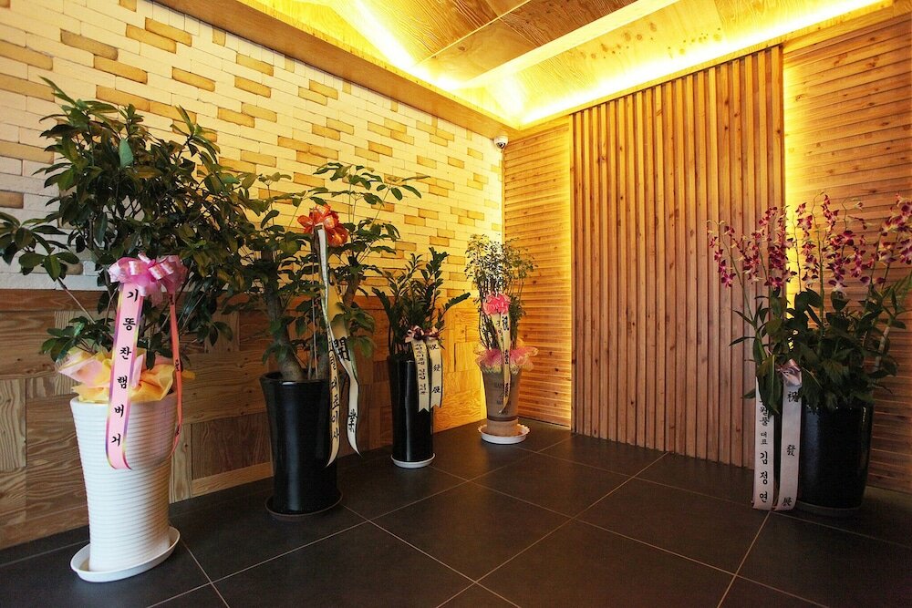 Фото Yeongdeungpogucheong Station SL