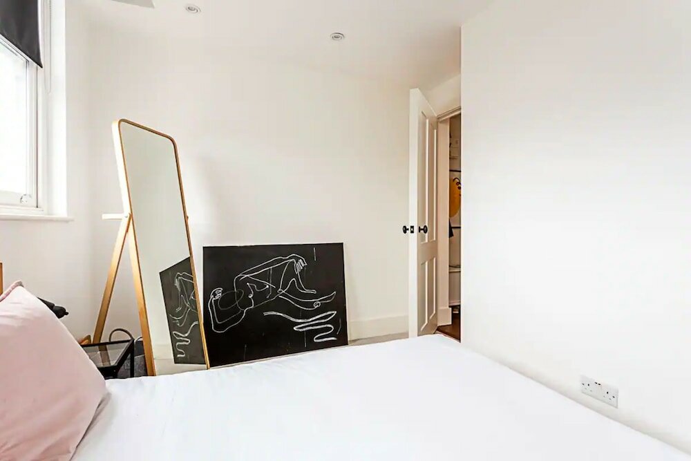 Фото Stylish and Spacious 1bd in Clapton