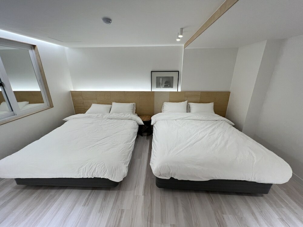 Фото World House