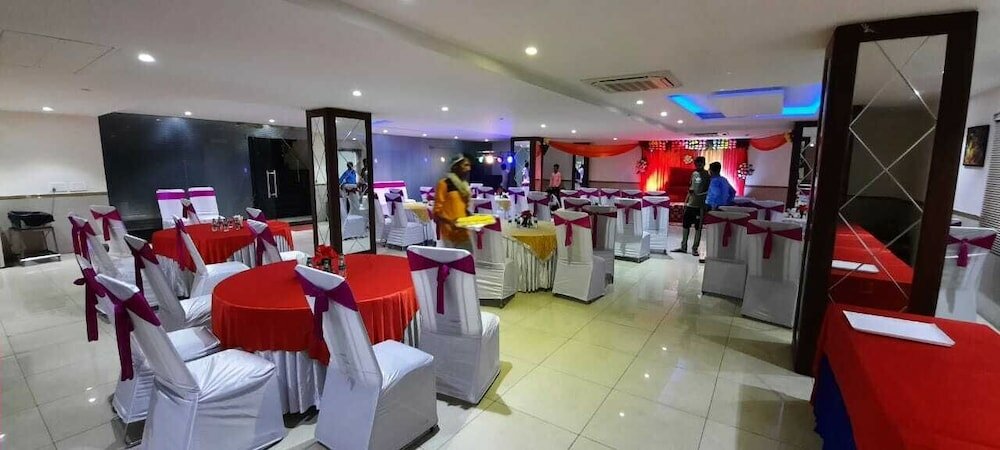 Фото Hotel Wti Airport