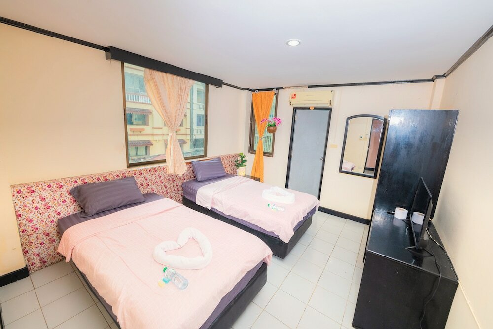 Фото Happy Jomtien - Beachfront