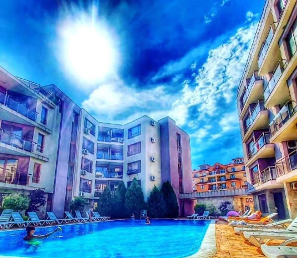 Фото отеля 2